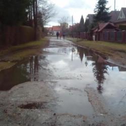 Zalane ulice, zalane piwnice, podtopione domy